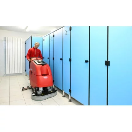 NEUWERTH Logistics SA - RCM - RCM Mega I - Kehrsaugmaschine NEUWERTH Logistics SA - RCM - RCM Mega I - Kehrsaugmaschine