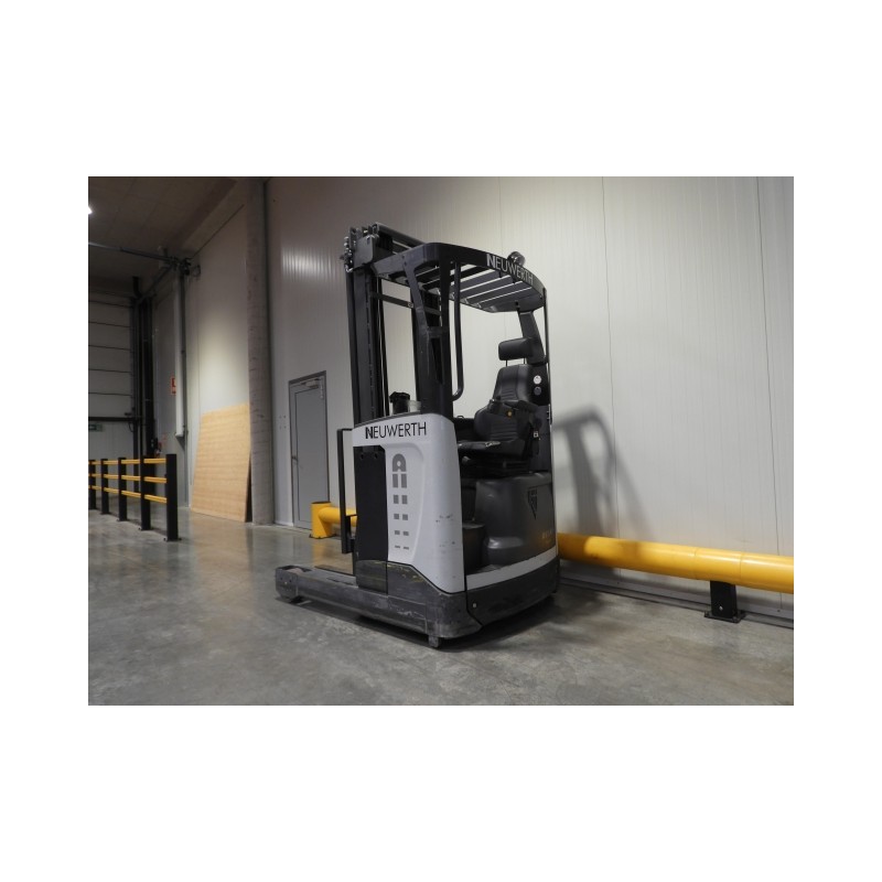 NEUWERTH Logistics SA - Atlet - UMS 160 - Chariot à mât retractable