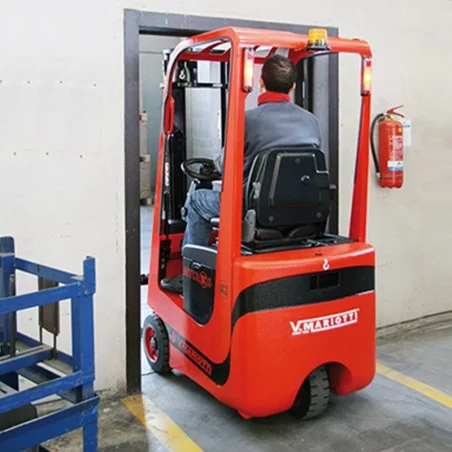 NEUWERTH Logistics SA - Mariotti - Mycros - Carrello elletrico a 3 ruote NEUWERTH Logistics SA - Mariotti - Mycros - Carrello elletrico a 3 ruote