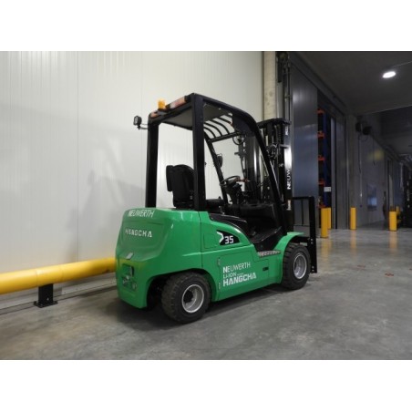 NEUWERTH Logistics SA - Hangcha - CPD35-XD4-SI21 - Chariot-élévateur électrique NEUWERTH Logistics SA - Hangcha - CPD35-XD4-SI21 - Chariot-élévateur électrique