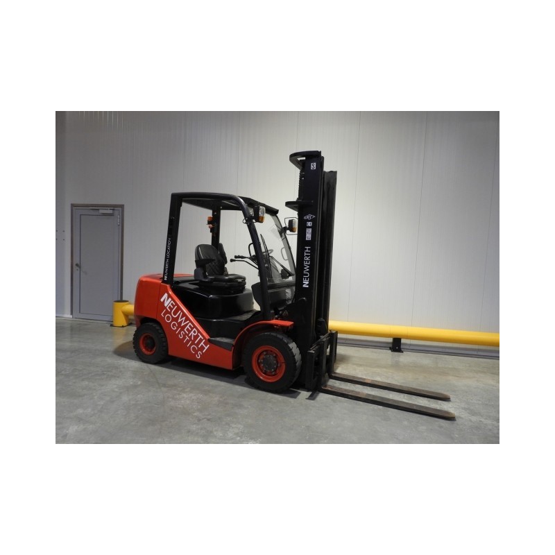NEUWERTH Logistics SA - Hangcha - CPCD25-XW27F - Chariot-élévateur Diesel NEUWERTH Logistics SA - Hangcha - CPCD25-XW27F - Chariot-élévateur Diesel