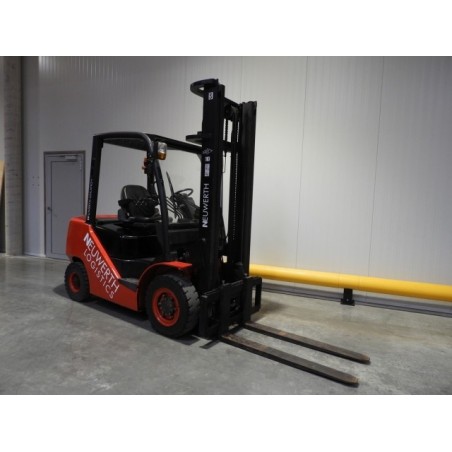 NEUWERTH Logistics SA - Hangcha - CPCD25-XW27F - Chariot-élévateur Diesel NEUWERTH Logistics SA - Hangcha - CPCD25-XW27F - Chariot-élévateur Diesel