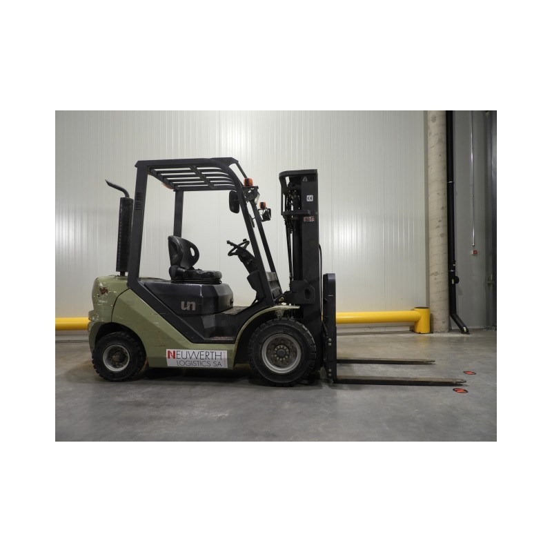 NEUWERTH Logistics SA - Divers - UN FD25T-F - Chariot-élévateur Diesel NEUWERTH Logistics SA - Divers - UN FD25T-F - Chariot-élévateur Diesel
