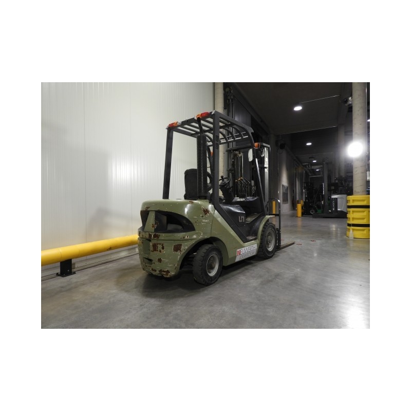 NEUWERTH Logistics SA - Divers - UN FD25T-F - Chariot-élévateur Diesel NEUWERTH Logistics SA - Divers - UN FD25T-F - Chariot-élévateur Diesel