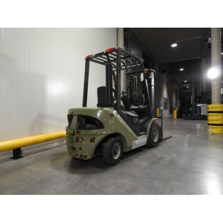 NEUWERTH Logistics SA - Divers - UN FD25T-F - Chariot-élévateur Diesel NEUWERTH Logistics SA - Divers - UN FD25T-F - Chariot-élévateur Diesel