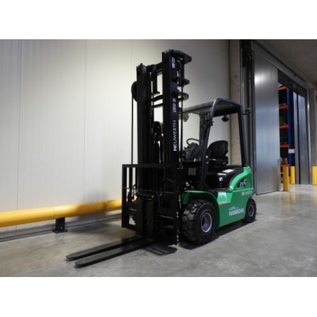 NEUWERTH Logistics SA - Hangcha - CPD25-XD4-SI21 - Chariot-élévateur électrique NEUWERTH Logistics SA - Hangcha - CPD25-XD4-SI21 - Chariot-élévateur électrique