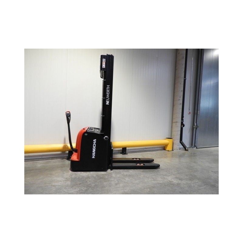 NEUWERTH Logistics SA - Hangcha - CDD12-AC1 - Gerbeur électrique NEUWERTH Logistics SA - Hangcha - CDD12-AC1 - Gerbeur électrique