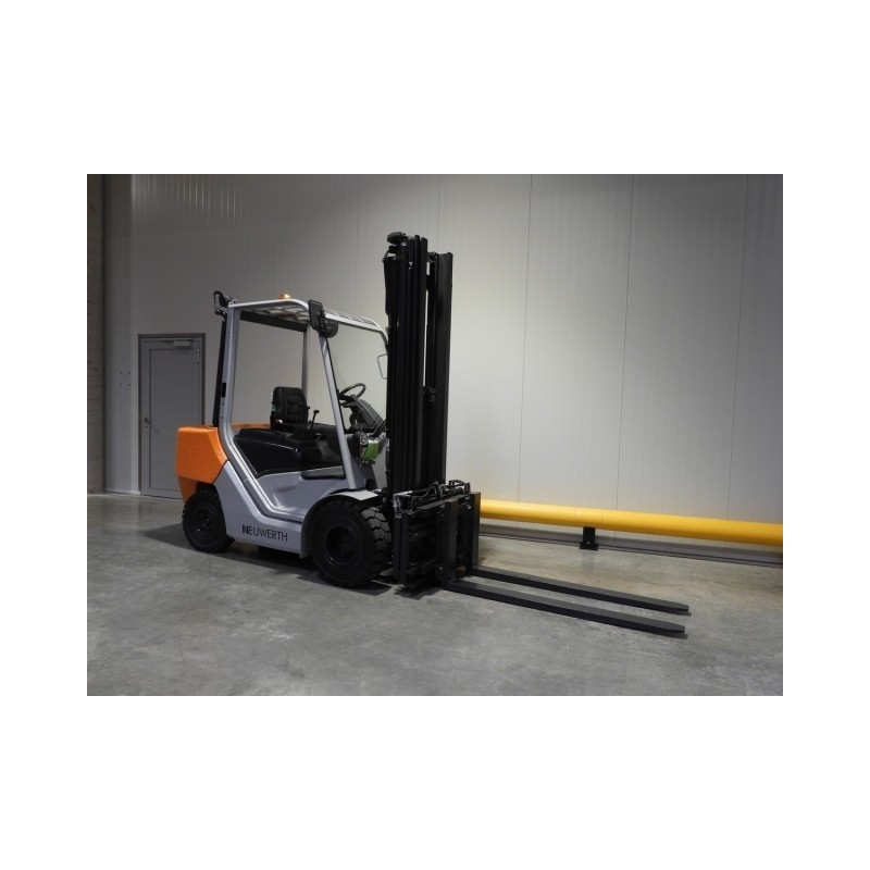 NEUWERTH Logistics SA - Still - rc 40 - 35 - Chariot-élévateur Diesel NEUWERTH Logistics SA - Still - rc 40 - 35 - Chariot-élévateur Diesel