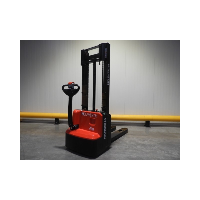 NEUWERTH Logistics SA - Hangcha - CDD12-AMC1-L - Gerbeur électrique NEUWERTH Logistics SA - Hangcha - CDD12-AMC1-L - Gerbeur électrique