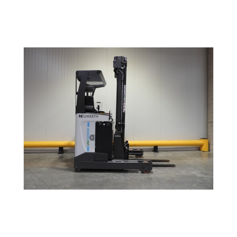 NEUWERTH Logistics SA - Atlet - UMS 160 - Chariot à mât retractable NEUWERTH Logistics SA - Atlet - UMS 160 - Chariot à mât retractable