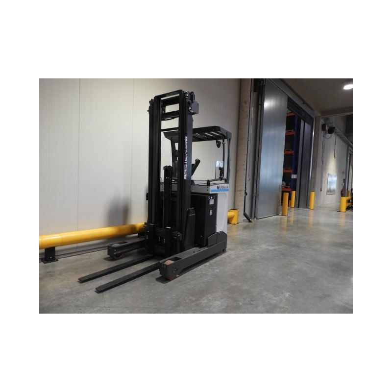 NEUWERTH Logistics SA - Atlet - UMS 160 - Chariot à mât retractable NEUWERTH Logistics SA - Atlet - UMS 160 - Chariot à mât retractable