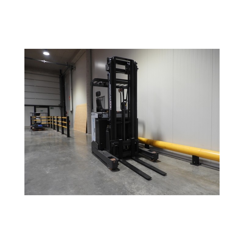 NEUWERTH Logistics SA - Atlet - UMS 160 - Chariot à mât retractable NEUWERTH Logistics SA - Atlet - UMS 160 - Chariot à mât retractable