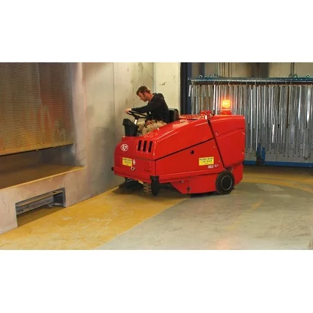 NEUWERTH Logistics SA - RCM - RCM Mille - Spazzatrici NEUWERTH Logistics SA - RCM - RCM Mille - Spazzatrici