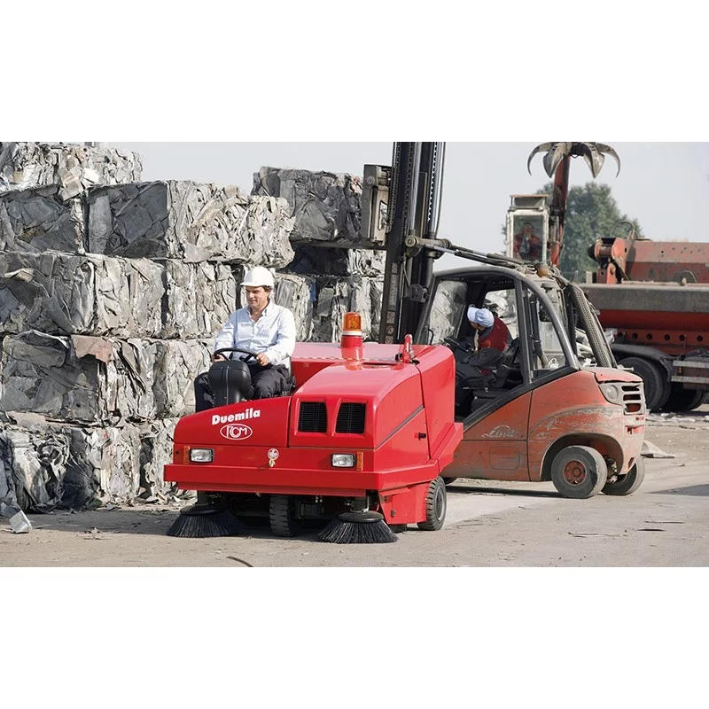 NEUWERTH Logistics SA - RCM - RCM Duemila - Spazzatrici NEUWERTH Logistics SA - RCM - RCM Duemila - Spazzatrici