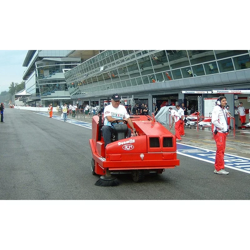 NEUWERTH Logistics SA - RCM - RCM Duemila - Spazzatrici NEUWERTH Logistics SA - RCM - RCM Duemila - Spazzatrici