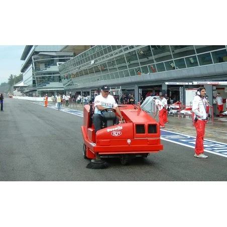 NEUWERTH Logistics SA - RCM - RCM Duemila - Spazzatrici NEUWERTH Logistics SA - RCM - RCM Duemila - Spazzatrici