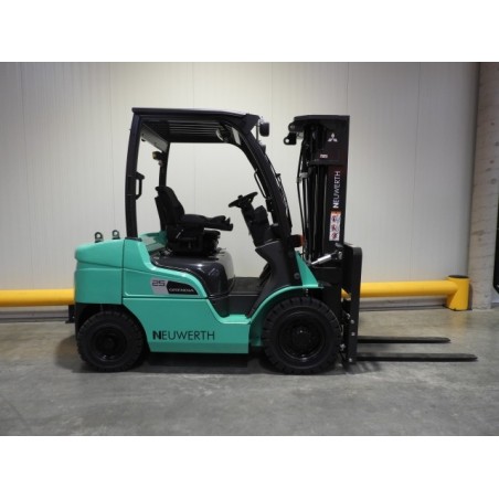 NEUWERTH Logistics SA - Mitsubishi - FD25N3 - Chariot-élévateur Diesel NEUWERTH Logistics SA - Mitsubishi - FD25N3 - Chariot-élévateur Diesel