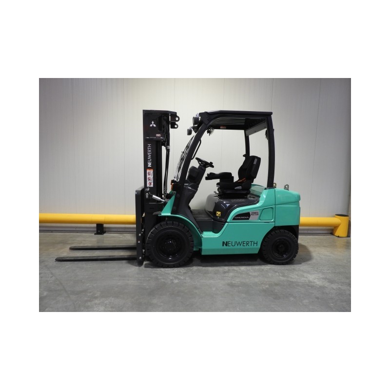NEUWERTH Logistics SA - Mitsubishi - FD25N3 - Chariot-élévateur Diesel NEUWERTH Logistics SA - Mitsubishi - FD25N3 - Chariot-élévateur Diesel