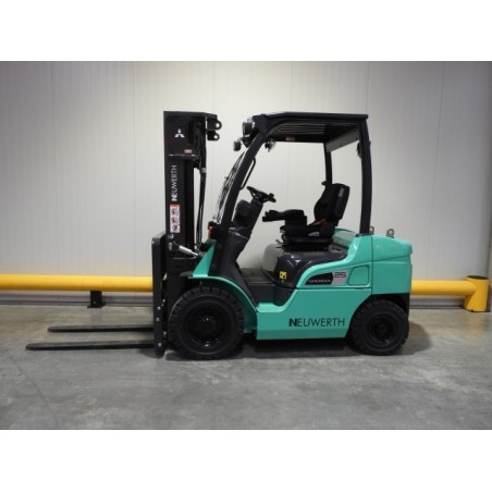 NEUWERTH Logistics SA - Mitsubishi - FD25N3 - Chariot-élévateur Diesel NEUWERTH Logistics SA - Mitsubishi - FD25N3 - Chariot-élévateur Diesel