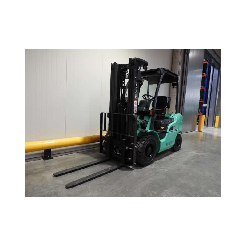 NEUWERTH Logistics SA - Mitsubishi - FD25N3 - Chariot-élévateur Diesel NEUWERTH Logistics SA - Mitsubishi - FD25N3 - Chariot-élévateur Diesel