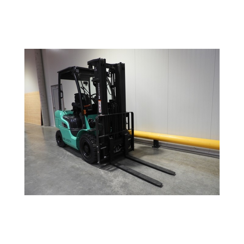 NEUWERTH Logistics SA - Mitsubishi - FD25N3 - Chariot-élévateur Diesel NEUWERTH Logistics SA - Mitsubishi - FD25N3 - Chariot-élévateur Diesel