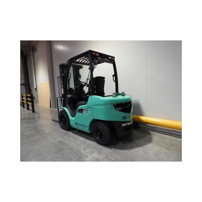 NEUWERTH Logistics SA - Mitsubishi - FD25N3 - Chariot-élévateur Diesel NEUWERTH Logistics SA - Mitsubishi - FD25N3 - Chariot-élévateur Diesel
