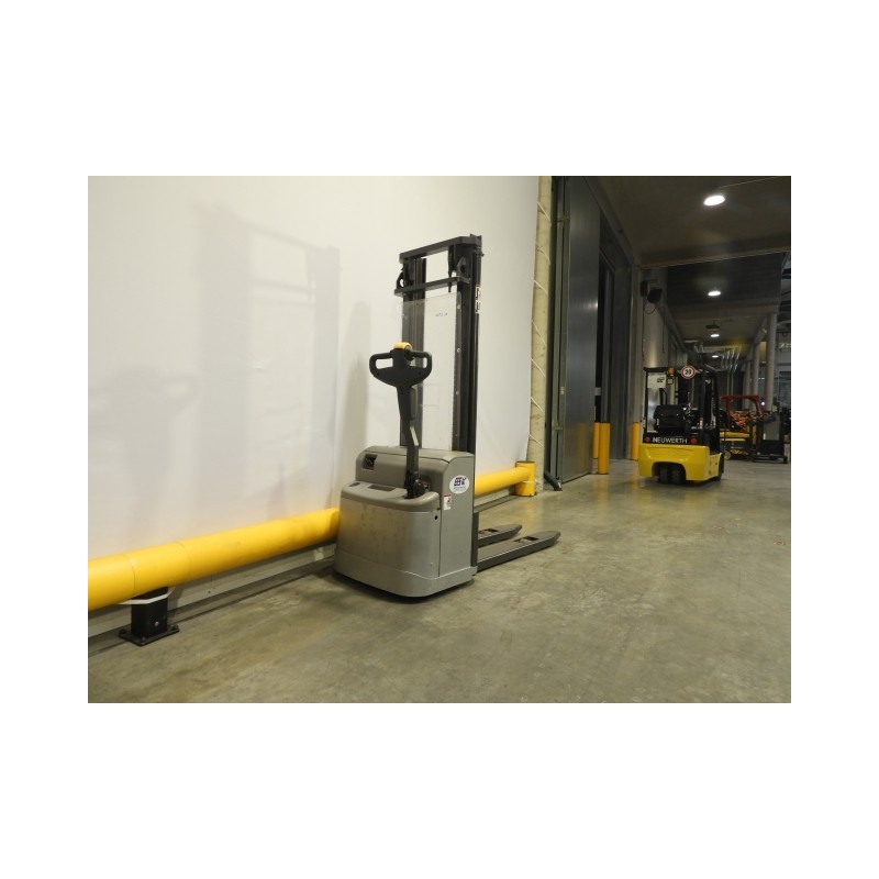 NEUWERTH Logistics SA - Nissan - PS125TV329 - Gerbeur électrique NEUWERTH Logistics SA - Nissan - PS125TV329 - Gerbeur électrique