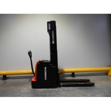 NEUWERTH Logistics SA - Hangcha - CDD12-AC1-L - Gerbeur électrique NEUWERTH Logistics SA - Hangcha - CDD12-AC1-L - Gerbeur électrique