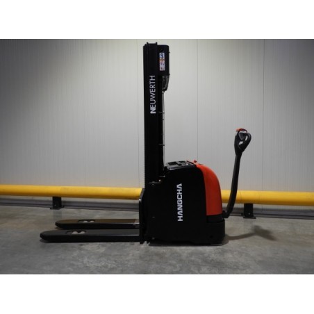 NEUWERTH Logistics SA - Hangcha - CDD12-AC1-L - Gerbeur électrique NEUWERTH Logistics SA - Hangcha - CDD12-AC1-L - Gerbeur électrique