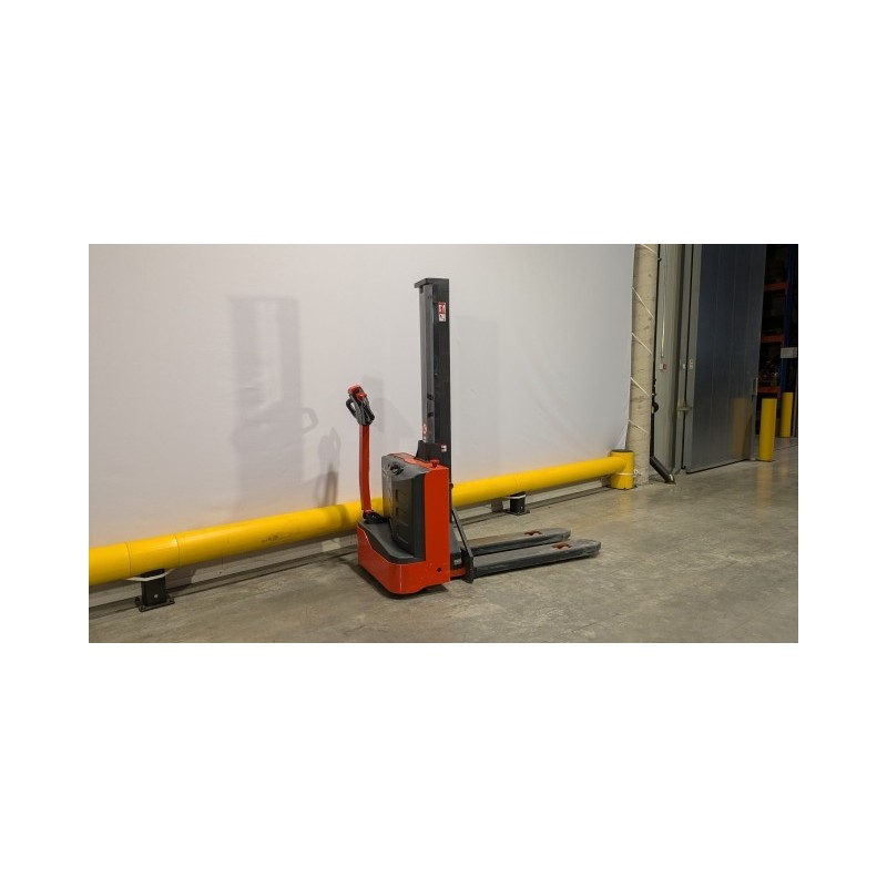 NEUWERTH Logistics SA - Linde - MM10I - Gerbeur électrique NEUWERTH Logistics SA - Linde - MM10I - Gerbeur électrique