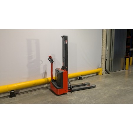 NEUWERTH Logistics SA - Linde - MM10I - Gerbeur électrique NEUWERTH Logistics SA - Linde - MM10I - Gerbeur électrique