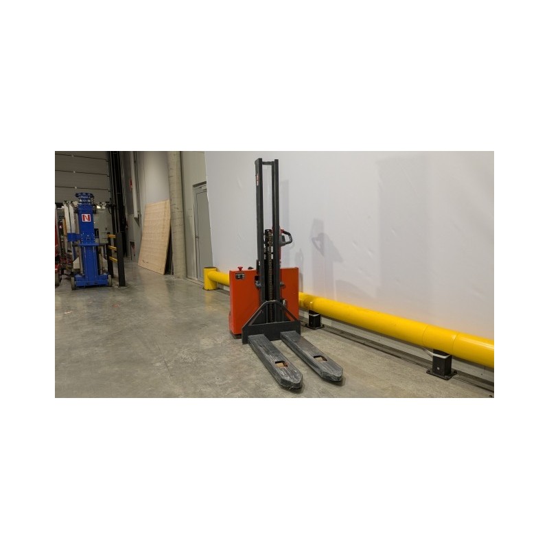 NEUWERTH Logistics SA - Linde - MM10I - Gerbeur électrique NEUWERTH Logistics SA - Linde - MM10I - Gerbeur électrique