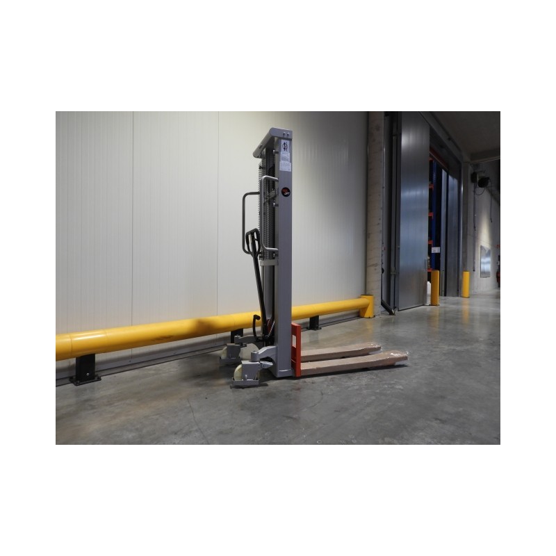 NEUWERTH Logistics SA - Neslift - SM 1000 H - Gerbeur manuel NEUWERTH Logistics SA - Neslift - SM 1000 H - Gerbeur manuel