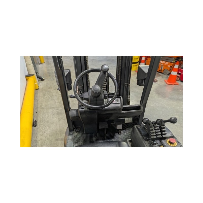 NEUWERTH Logistics SA - Komatsu - FB15M-2R AC - Chariot-élévateur électrique NEUWERTH Logistics SA - Komatsu - FB15M-2R AC - Chariot-élévateur électrique