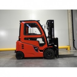 NEUWERTH Logistics SA - Hangcha - CPD30-XC4 - Chariot-élévateur électrique 2