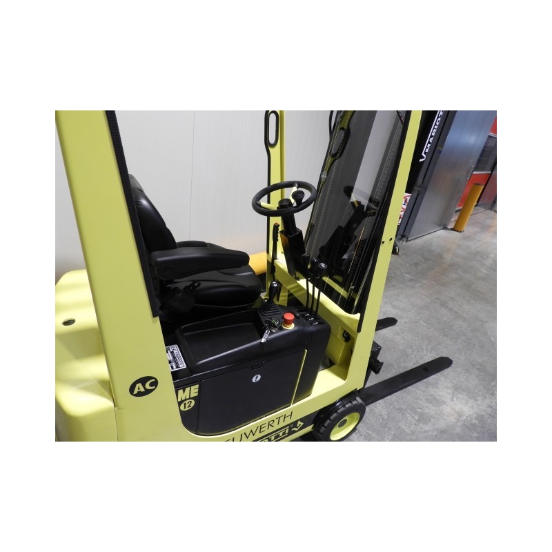 NEUWERTH Logistics SA - Mariotti - ME 12 - Chariot-élévateur électrique NEUWERTH Logistics SA - Mariotti - ME 12 - Chariot-élévateur électrique
