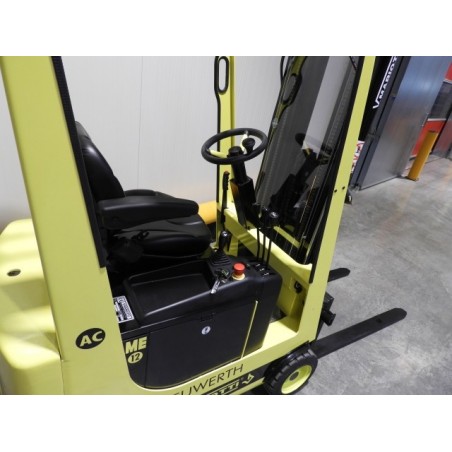 NEUWERTH Logistics SA - Mariotti - ME 12 - Chariot-élévateur électrique NEUWERTH Logistics SA - Mariotti - ME 12 - Chariot-élévateur électrique