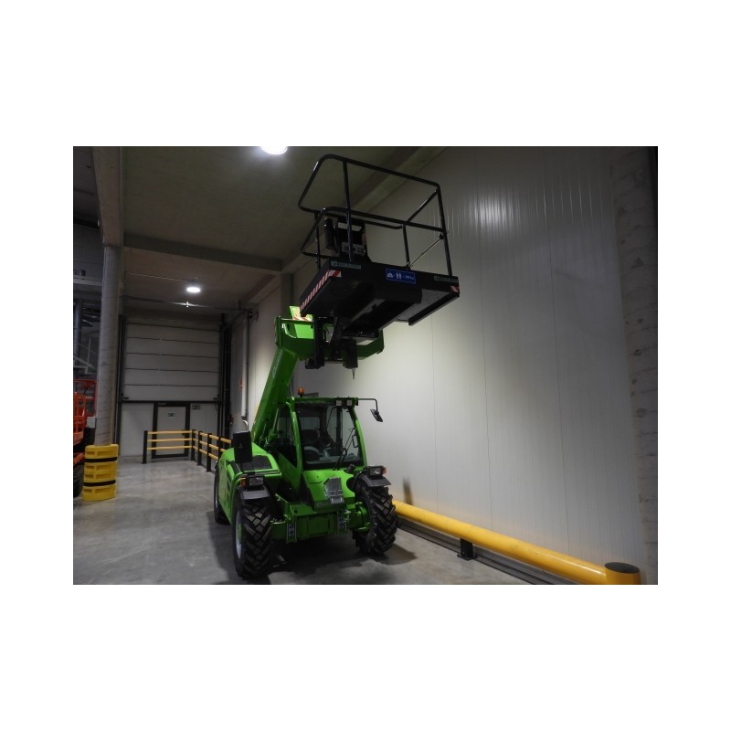 NEUWERTH Logistics SA - Merlo - P27.6-Top-75 - Chariot-élévateur télescopique NEUWERTH Logistics SA - Merlo - P27.6-Top-75 - Chariot-élévateur télescopique