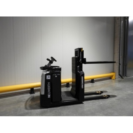 NEUWERTH Logistics SA - Atlet - OEH 120 - Préparateur de commandes NEUWERTH Logistics SA - Atlet - OEH 120 - Préparateur de commandes