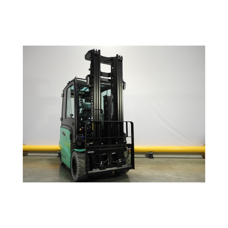 NEUWERTH Logistics SA - Mitsubishi - FB30ACN - Chariot-élévateur électrique