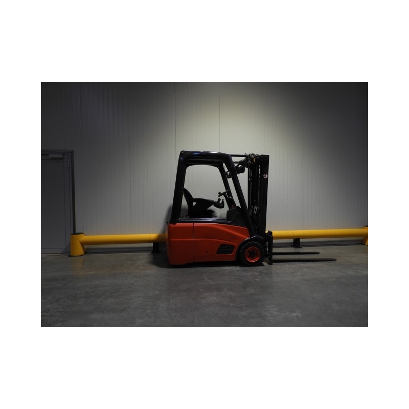 NEUWERTH Logistics SA - Linde - E16C-01 - Chariot-élévateur électrique