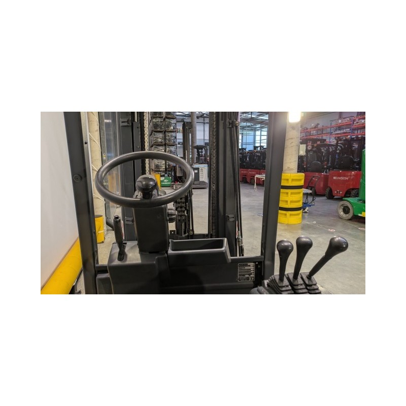 NEUWERTH Logistics SA - Komatsu - FB15M-2R - Chariot-élévateur électrique