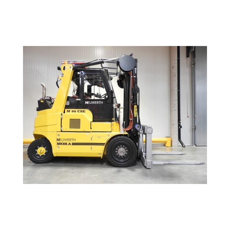 NEUWERTH Logistics SA - Mora - M90CSE-E - Chariot-élévateur Diesel NEUWERTH Logistics SA - Mora - M90CSE-E - Chariot-élévateur Diesel