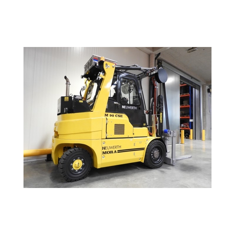 NEUWERTH Logistics SA - Mora - M90CSE-E - Chariot-élévateur Diesel NEUWERTH Logistics SA - Mora - M90CSE-E - Chariot-élévateur Diesel
