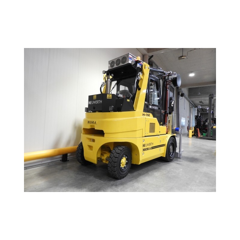 NEUWERTH Logistics SA - Mora - M90CSE-E - Chariot-élévateur Diesel NEUWERTH Logistics SA - Mora - M90CSE-E - Chariot-élévateur Diesel