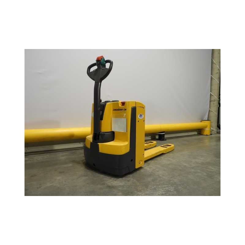 NEUWERTH Logistics SA - Jungheinrich - eje 116 - Transpalette électrique