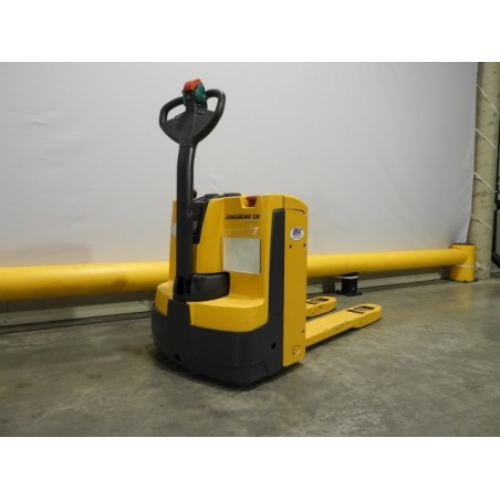 NEUWERTH Logistics SA - Jungheinrich - eje 116 - Transpalette électrique