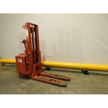 NEUWERTH Logistics SA - Bt - lsf 10/4 - Gerbeur électrique