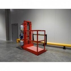 NEUWERTH Logistics SA - Neslift - STP 15 - Gerbeur électrique 2