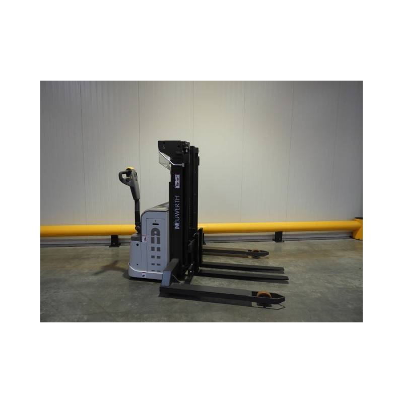 NEUWERTH Logistics SA - Atlet - PSH 200 - Gerbeur électrique NEUWERTH Logistics SA - Atlet - PSH 200 - Gerbeur électrique